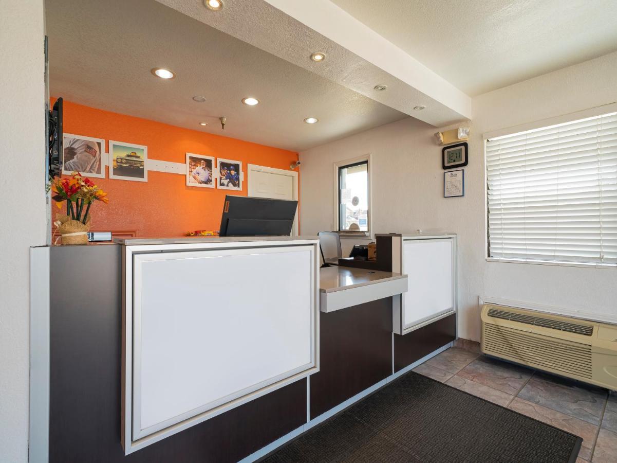 Americas Best Value Inn & Suites Humble Esterno foto