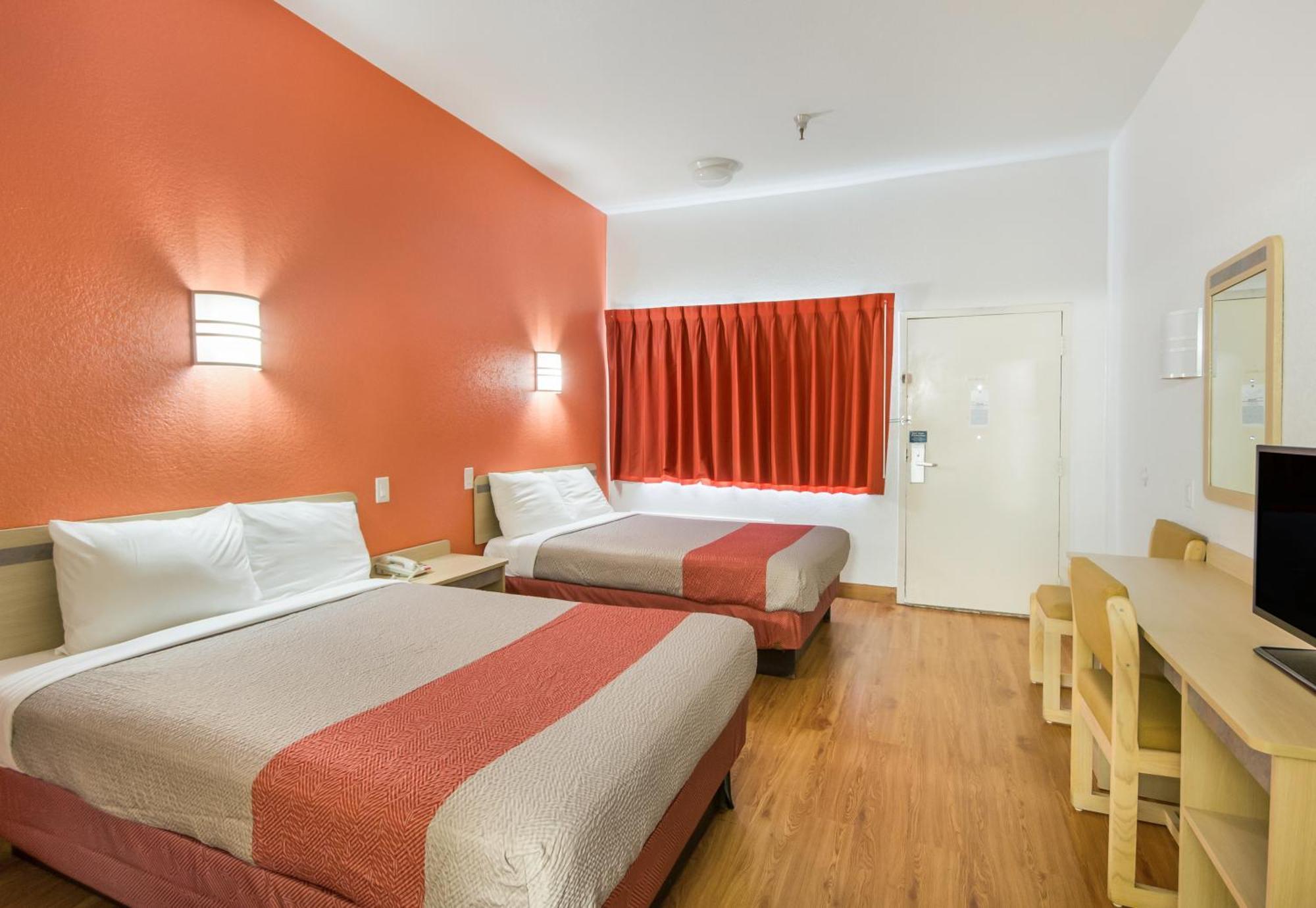 Americas Best Value Inn & Suites Humble Esterno foto