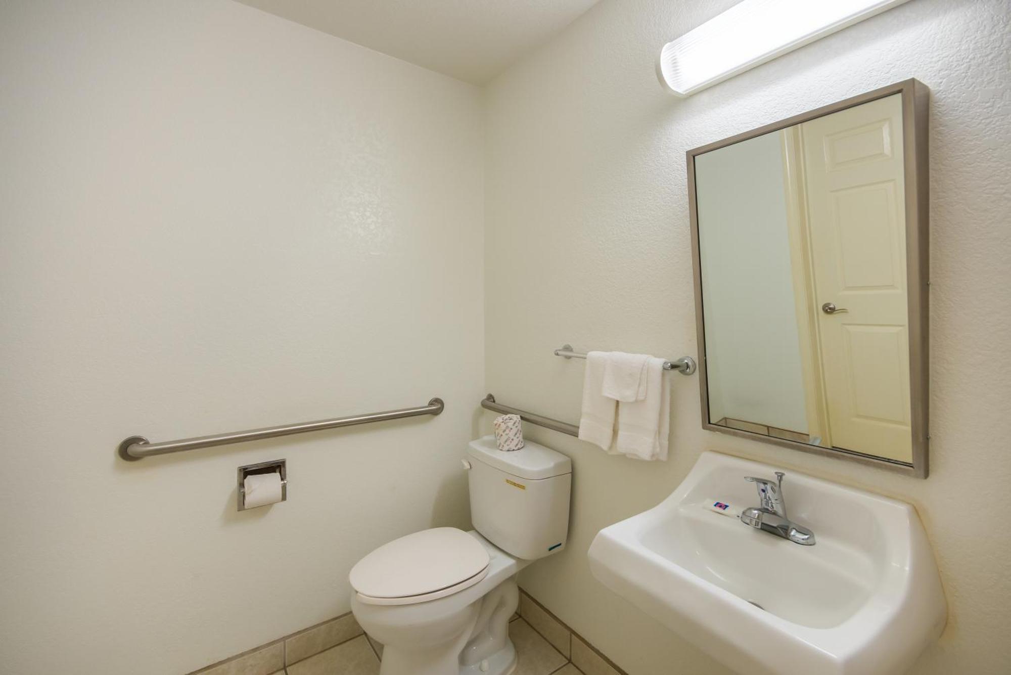 Americas Best Value Inn & Suites Humble Esterno foto