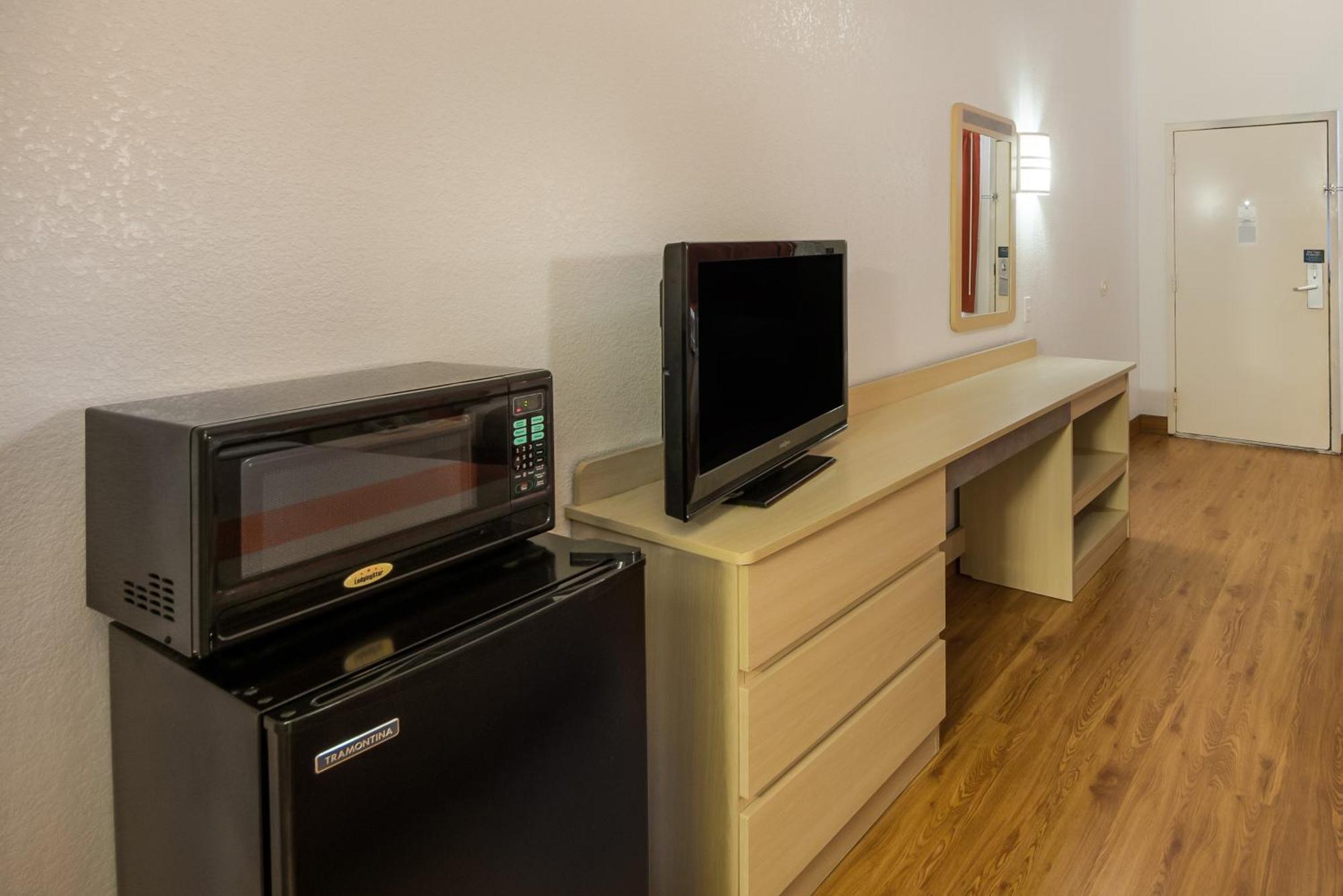 Americas Best Value Inn & Suites Humble Esterno foto